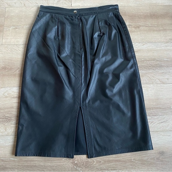 Vintage Leather pencil skirt by Sterling Stall made in Canada - Picture 2 of 7